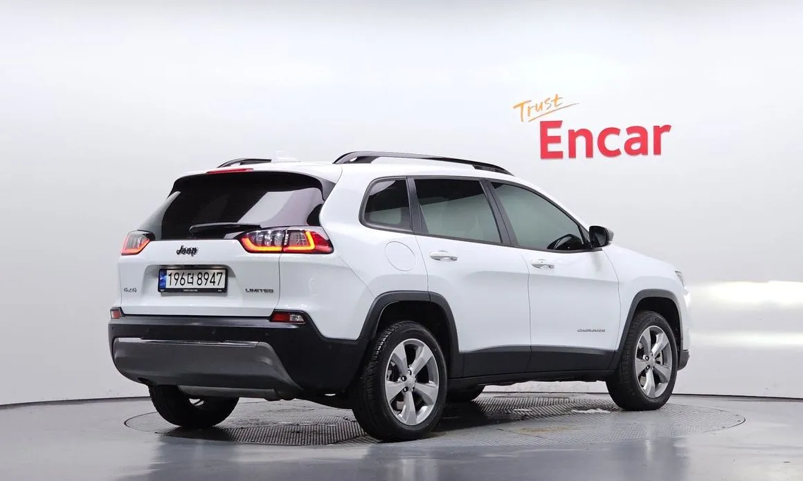 Jeep Cherokee — фото 3
