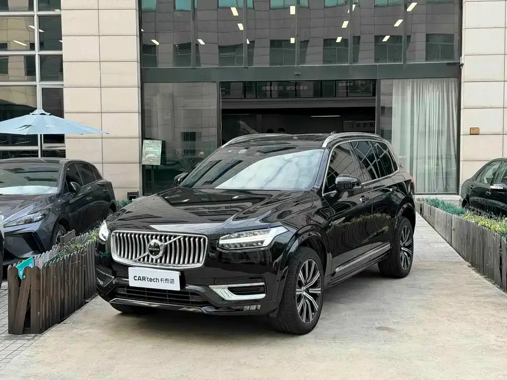 Volvo XC90 — фото 1