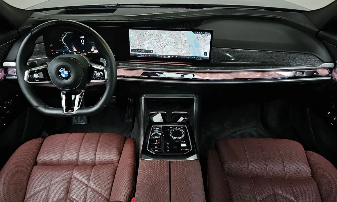 BMW 7-Series — фото 10