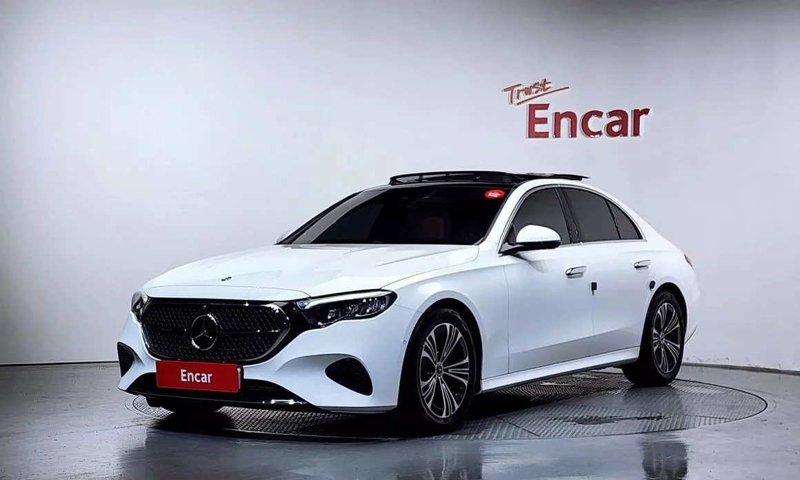 Mercedes-Benz E-Class — фото 1