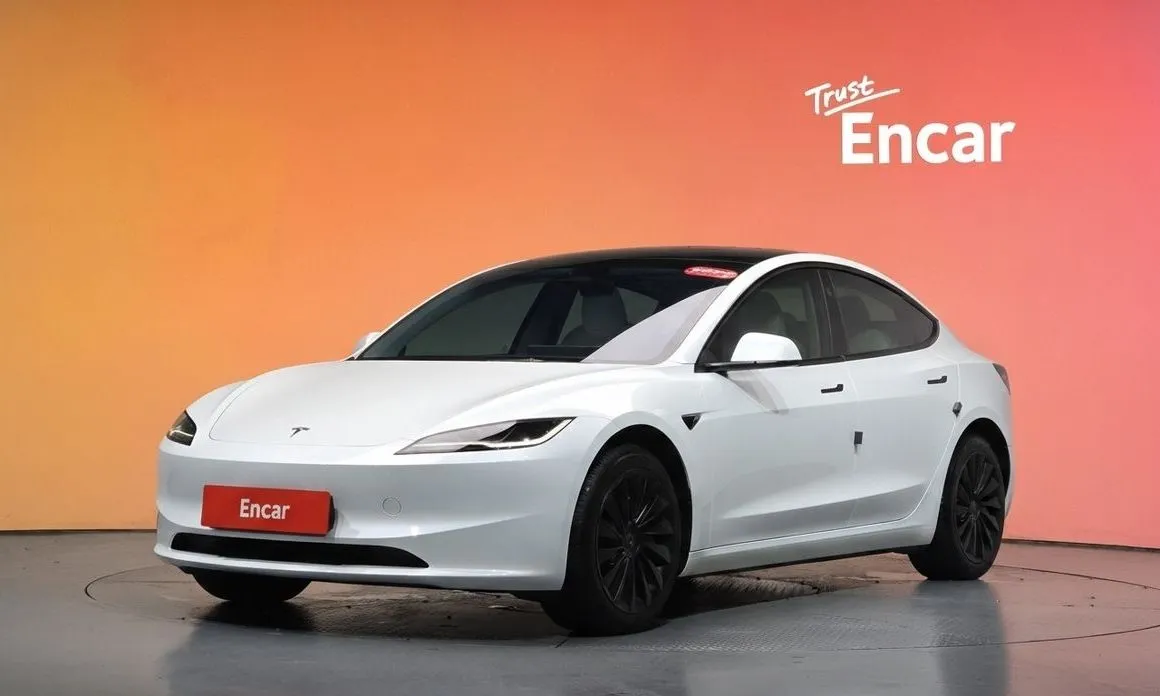 Tesla Model 3 — фото 1