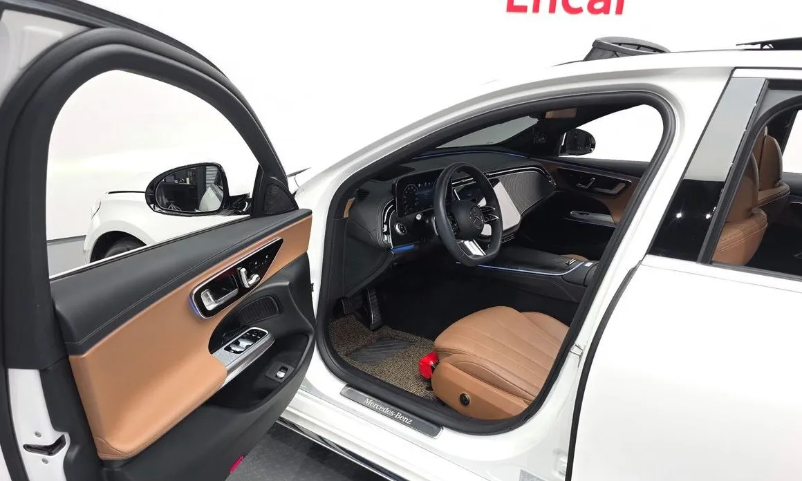Mercedes-Benz E-Class — фото 7
