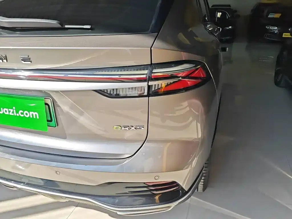 Roewe RX5 New Energy — фото 2