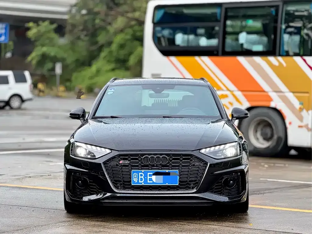 Audi RS 4 — фото 3