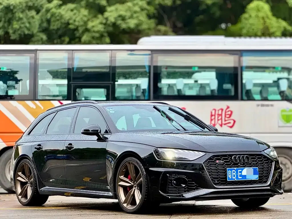 Audi RS 4 — фото 9
