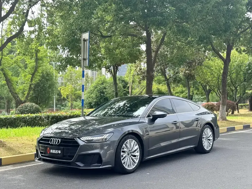 Audi A7 — фото 1