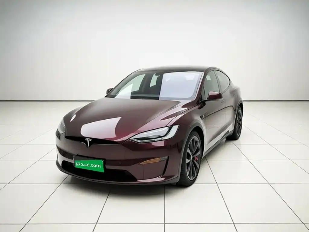 Tesla Model X — фото 1