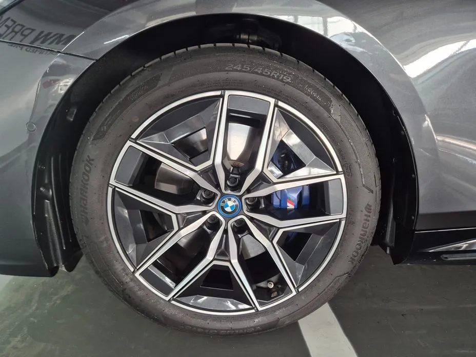 BMW i5 — фото 6