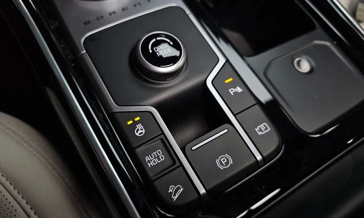 Kia Sorento — фото 5