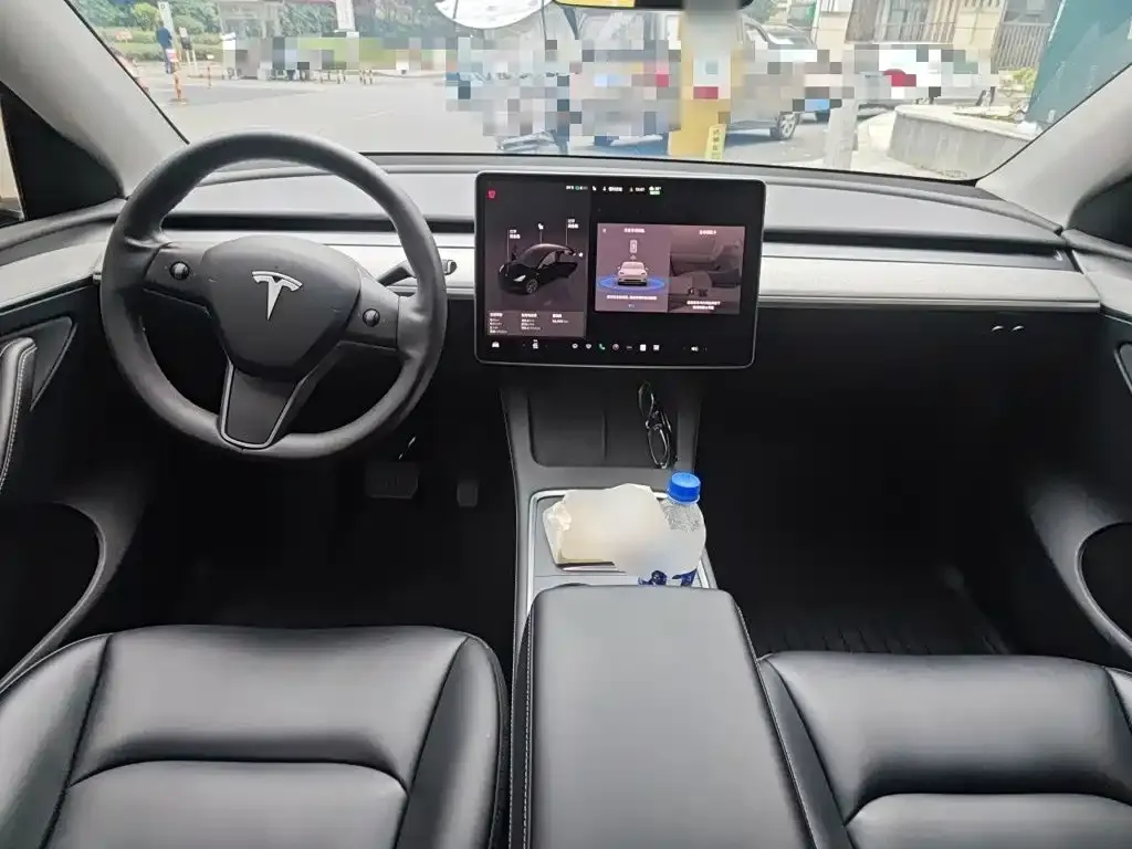 Tesla Model Y — фото 5