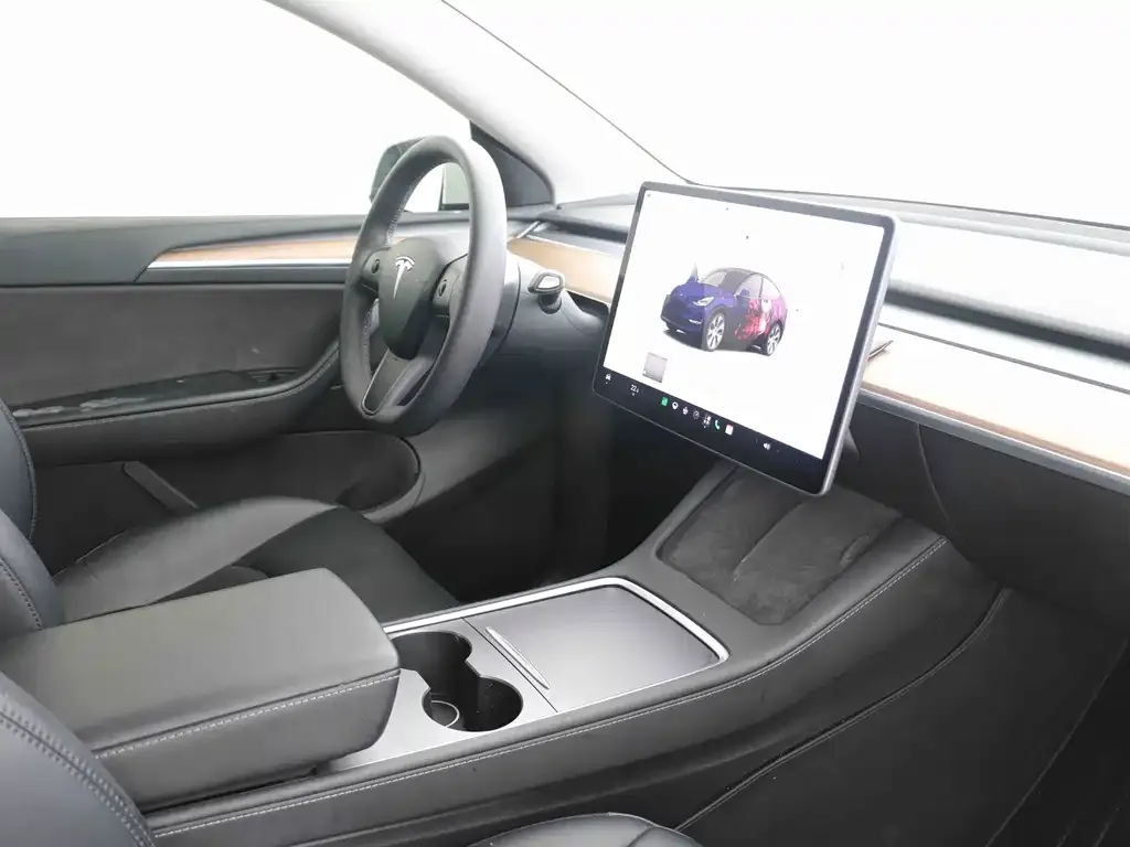 Tesla Model Y — фото 3