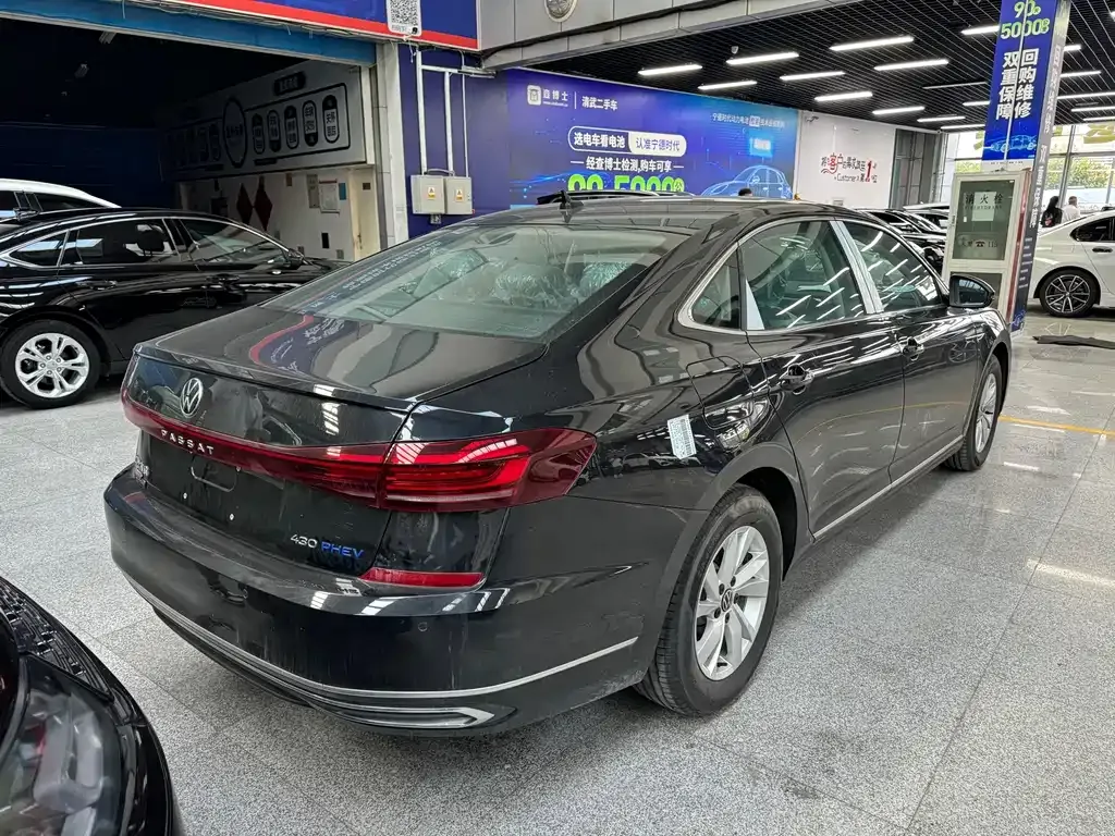 Volkswagen Passat PHEV — фото 6