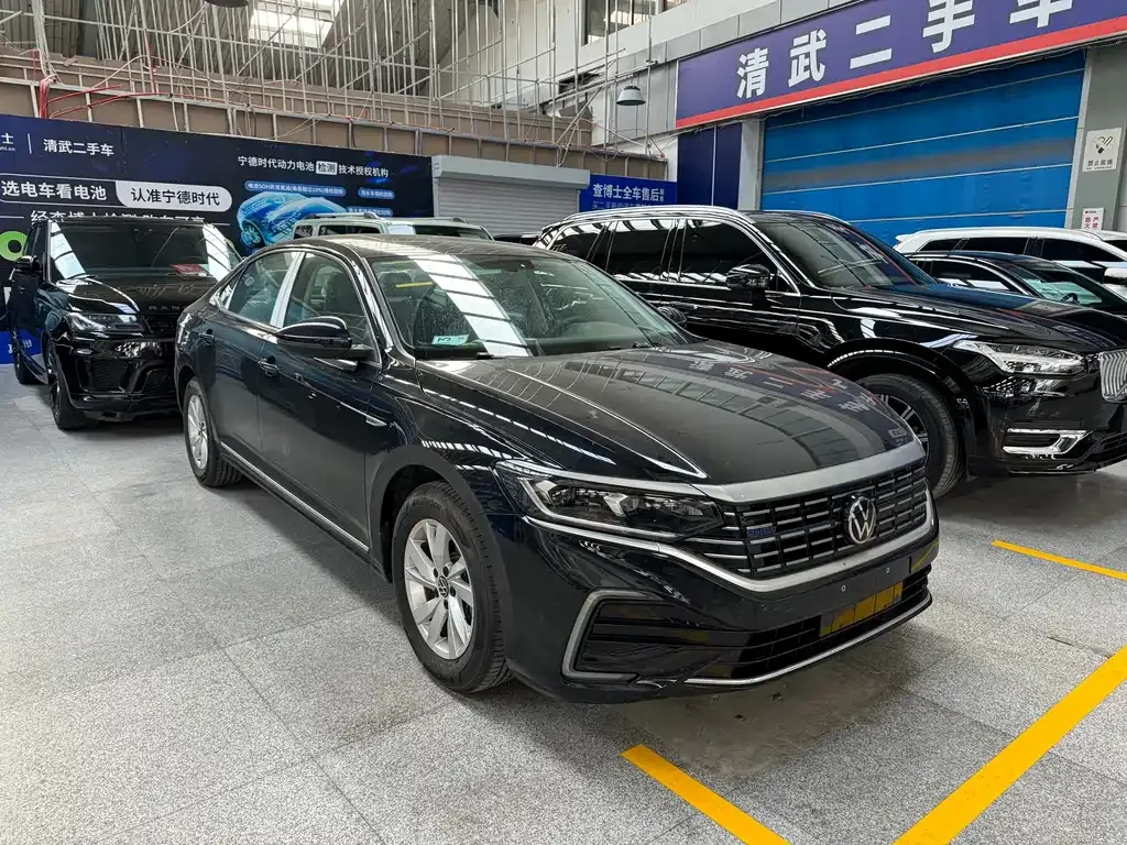 Volkswagen Passat PHEV — фото 8