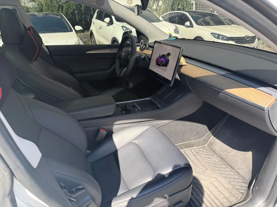 Tesla Model Y — фото 10