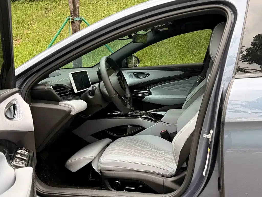 BYD Seal — фото 7
