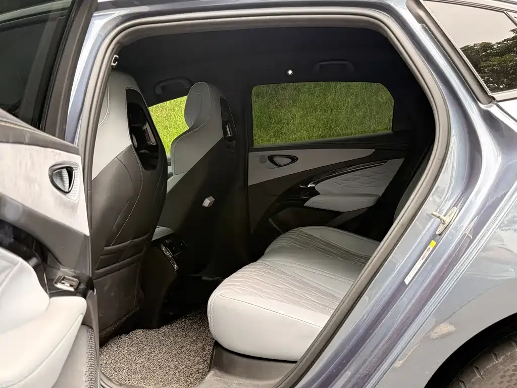 BYD Seal — фото 4
