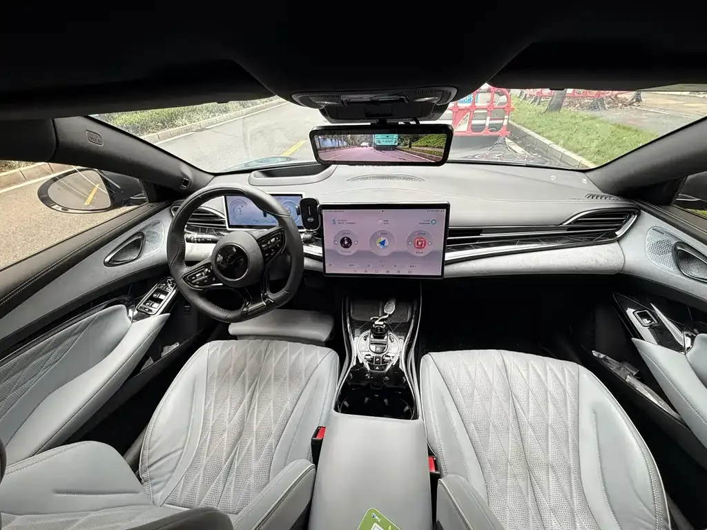 BYD Seal — фото 2