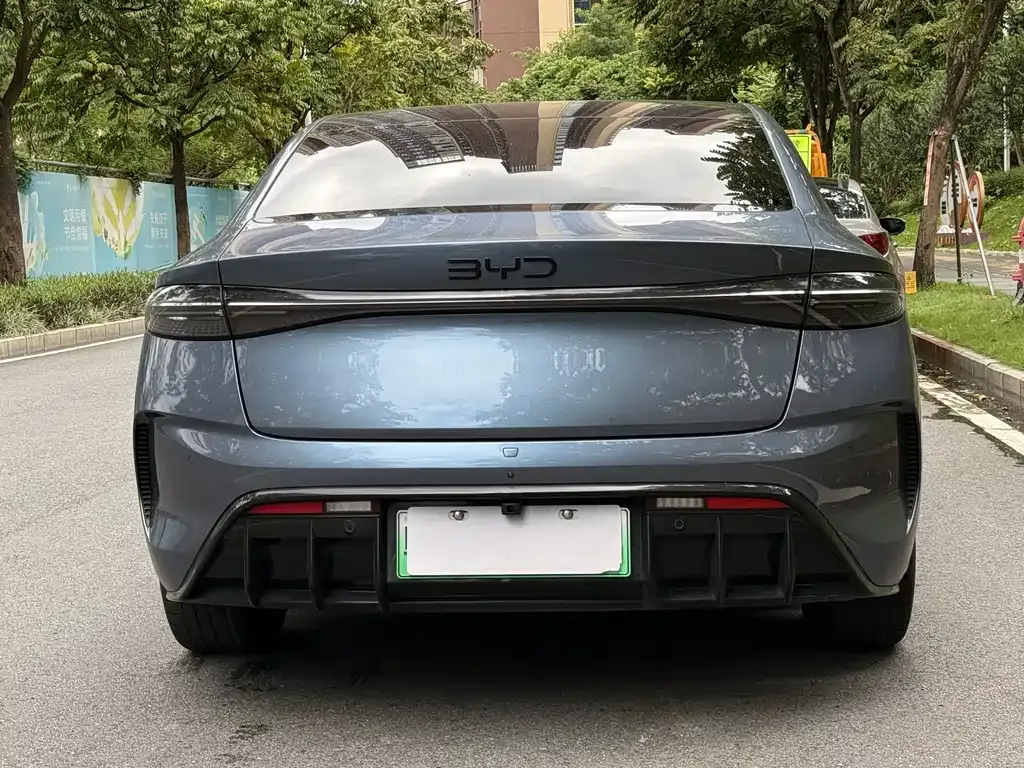BYD Seal — фото 10