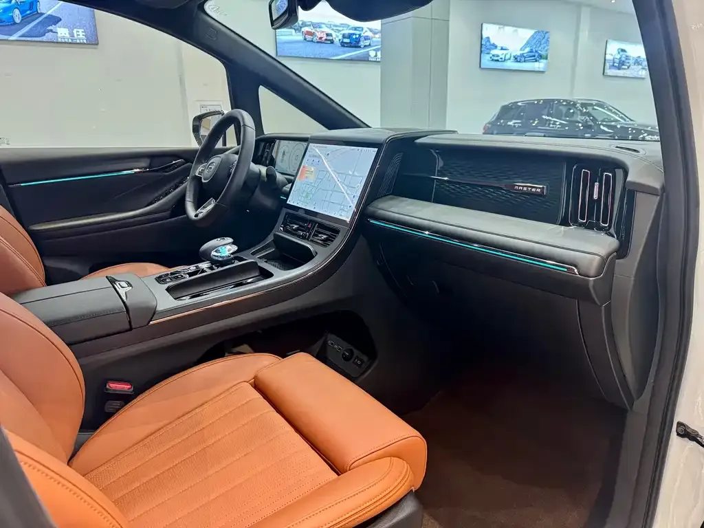GAC Motor Trumpchi M8 — фото 2