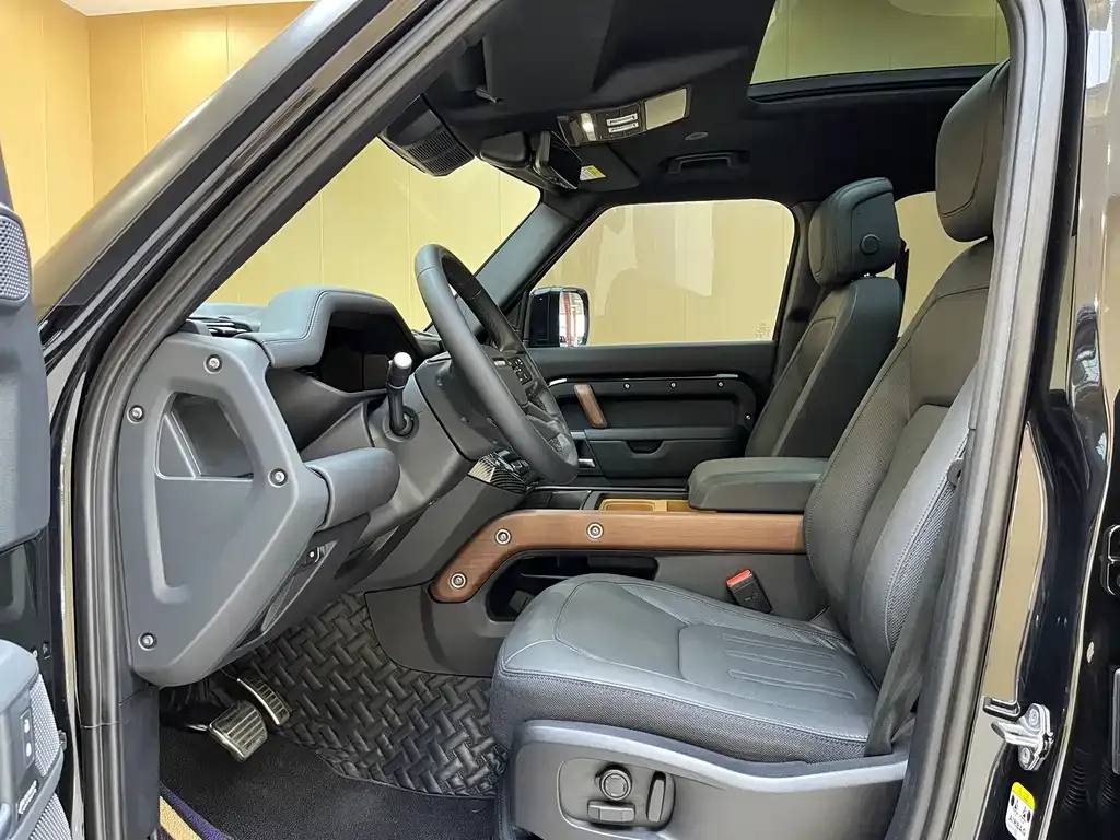 Land Rover Defender — фото 10