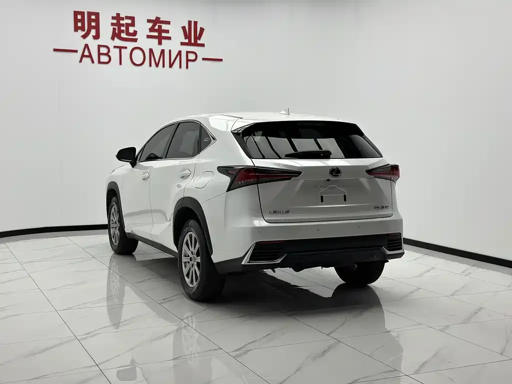 Lexus NX — фото 2