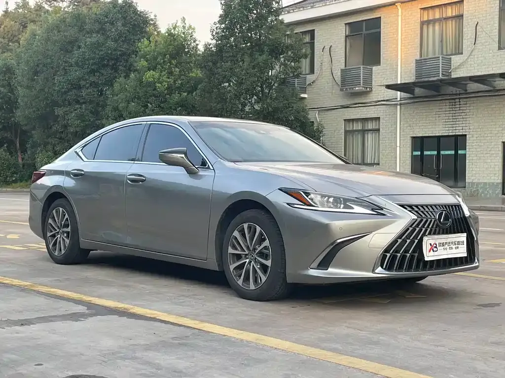 Lexus ES — фото 4