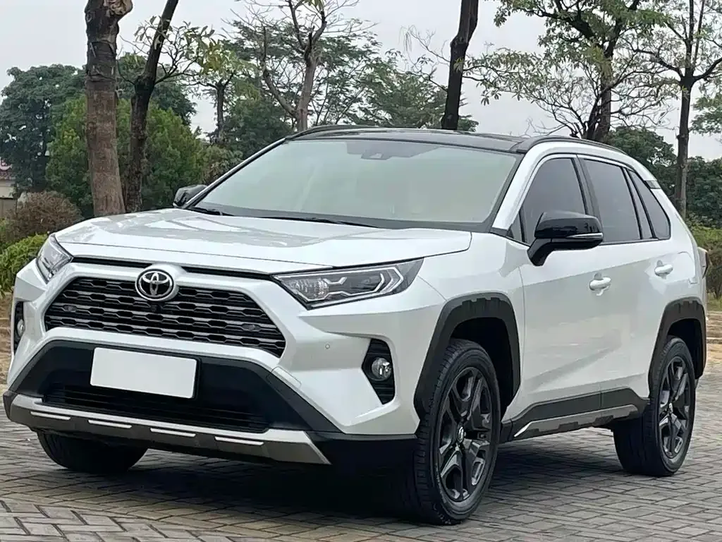 Toyota RAV4 — фото 4
