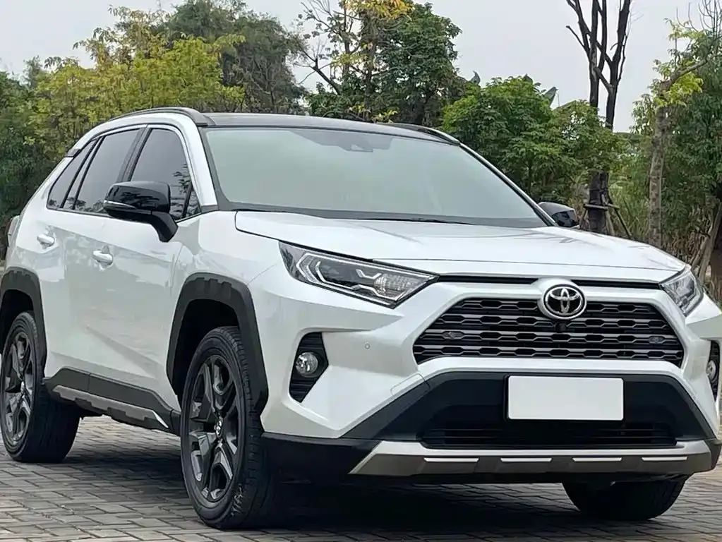 Toyota RAV4 — фото 3