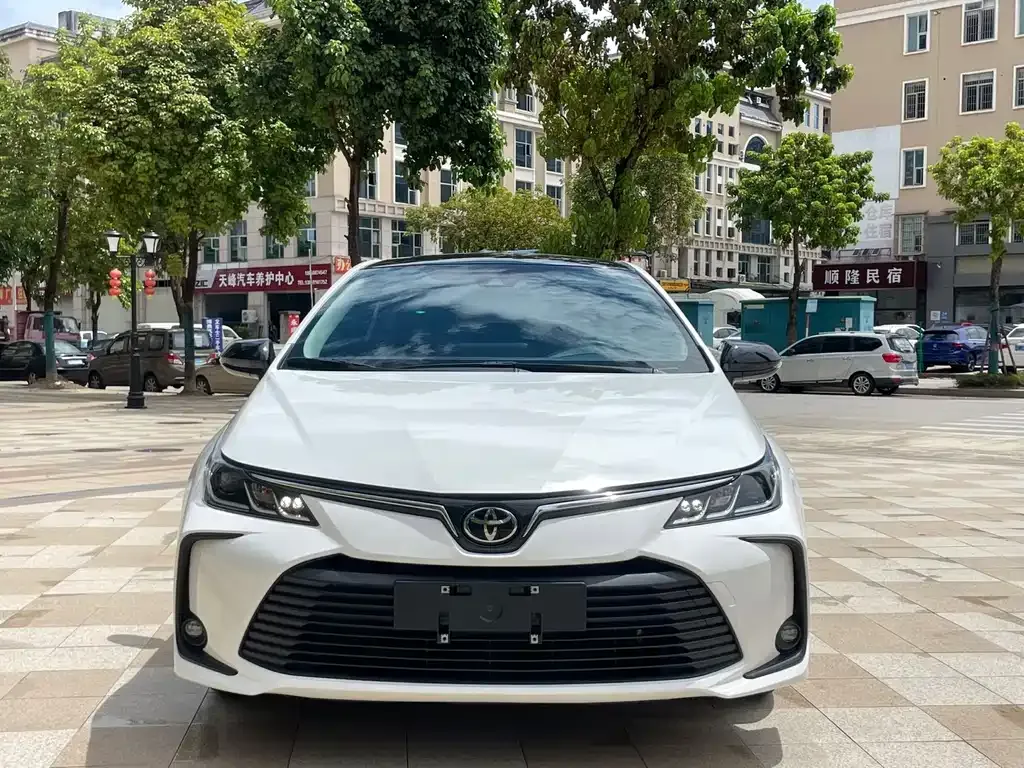 Toyota Corolla — фото 9