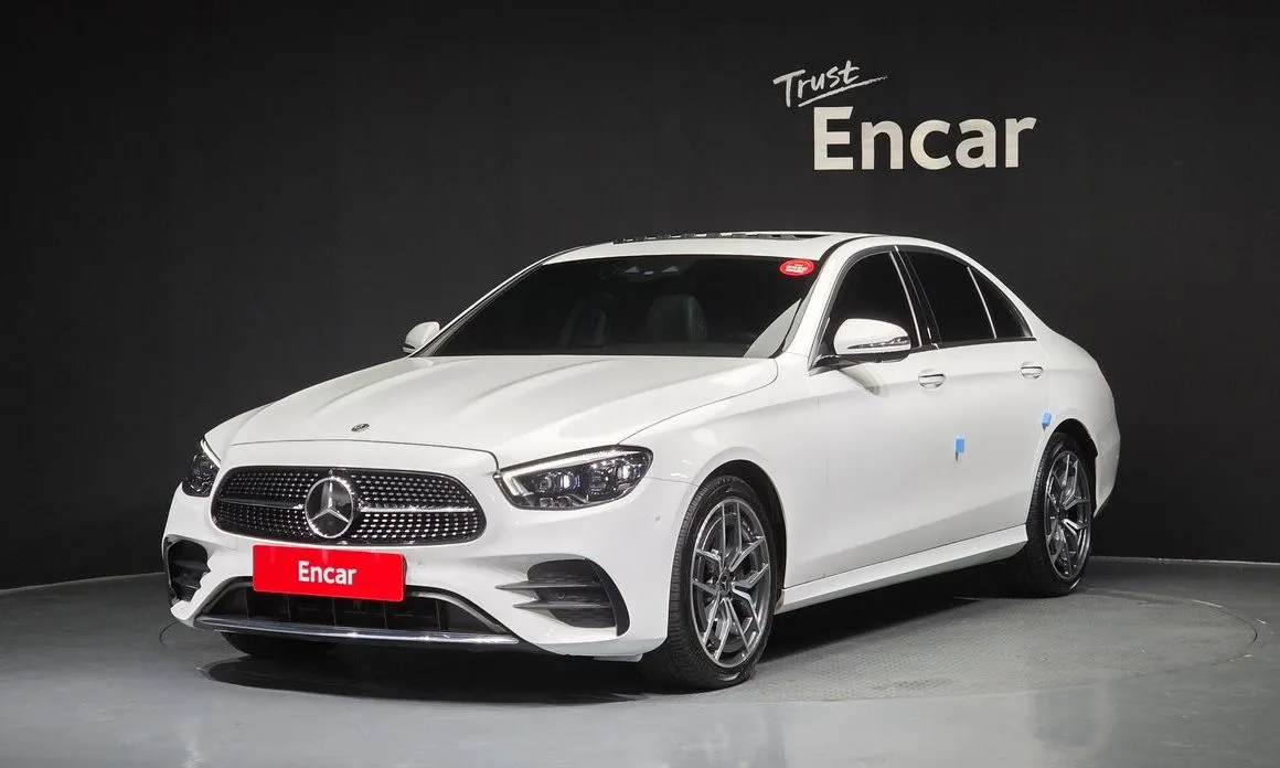 Mercedes-Benz E-Class — фото 1