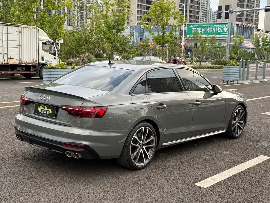 Audi S4 — фото 2