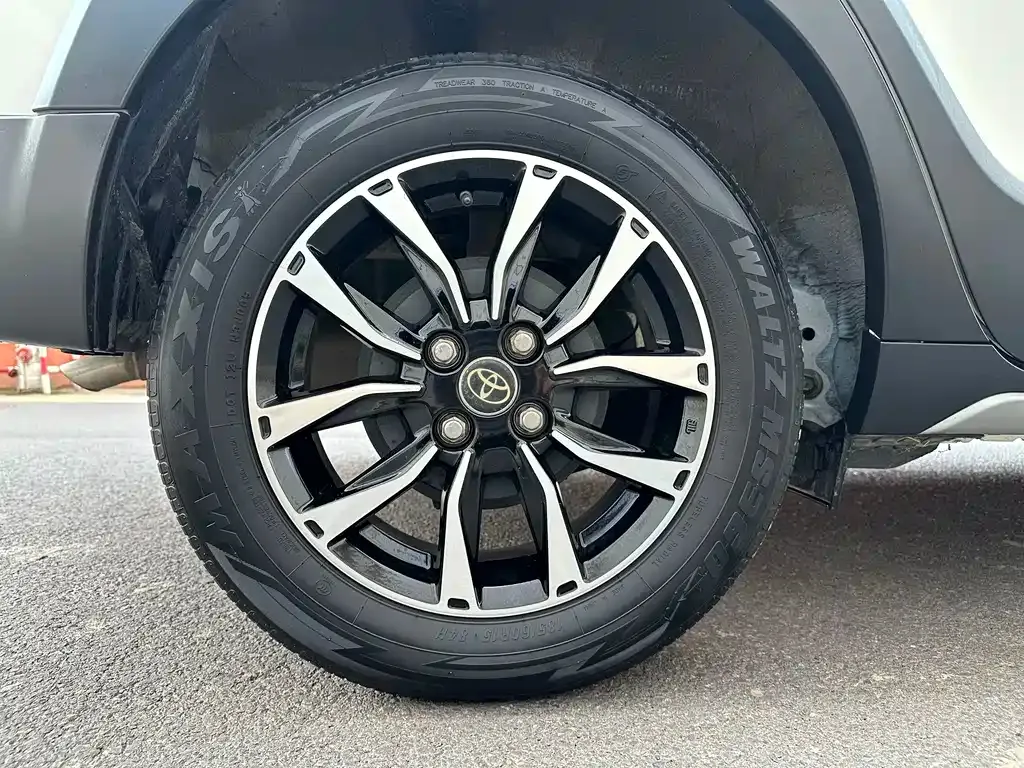 Toyota Yaris L — фото 8