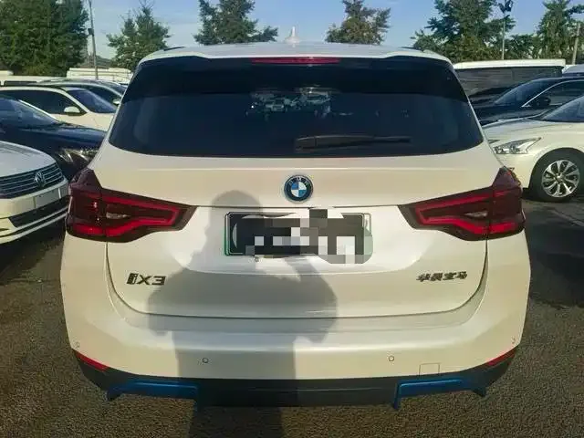 BMW iX3 — фото 2
