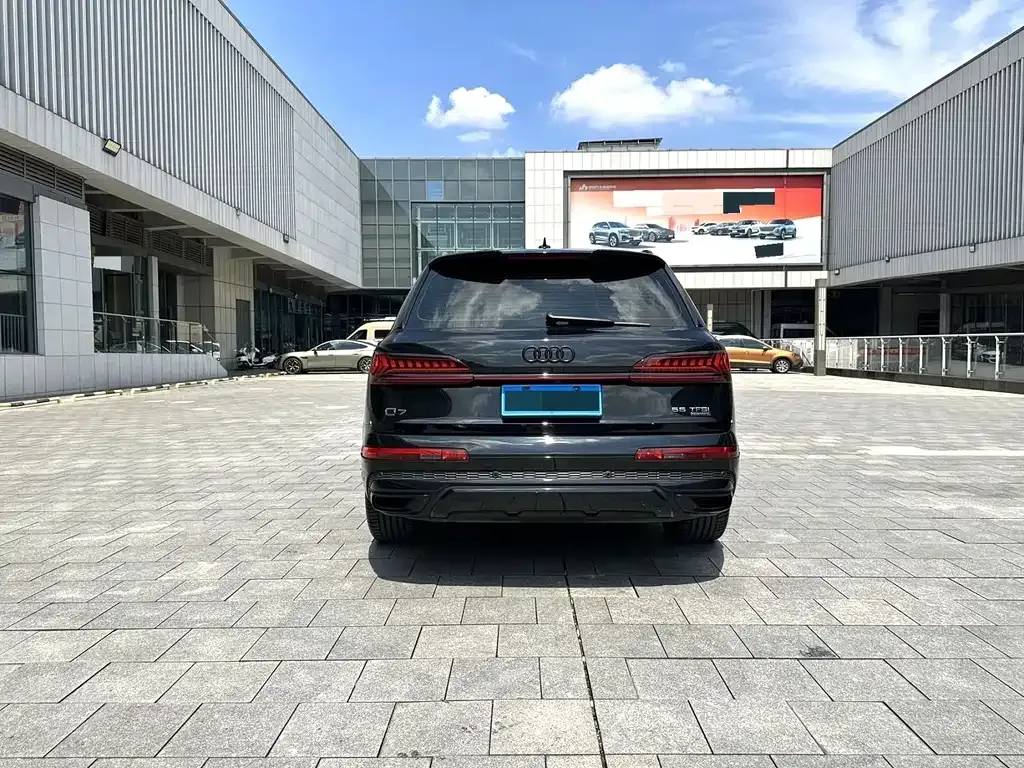 Audi Q7 — фото 5