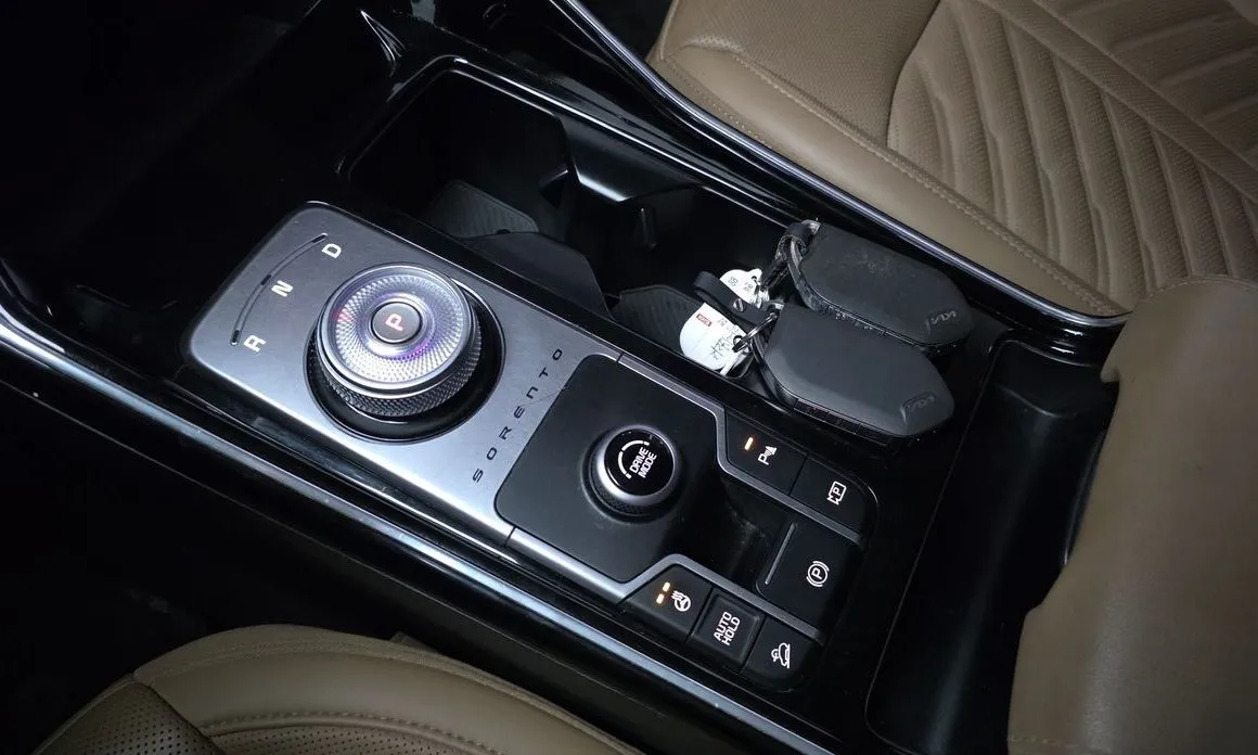 Kia Sorento — фото 9