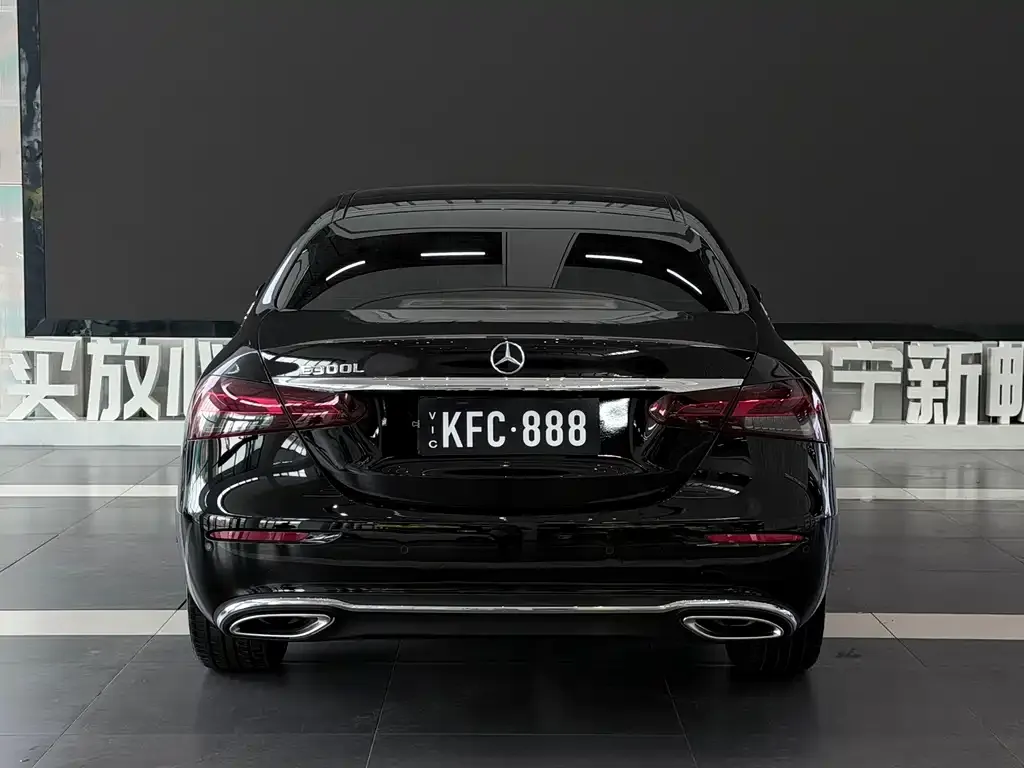 Mercedes-Benz E-Class — фото 10