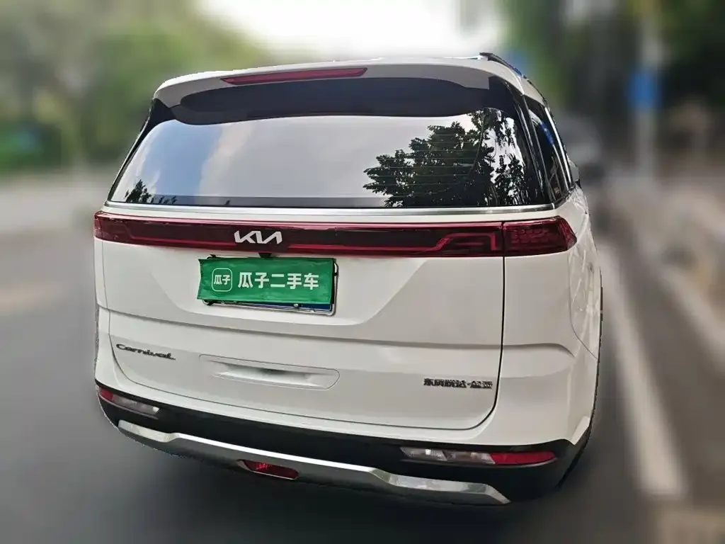 Kia Carnival — фото 2