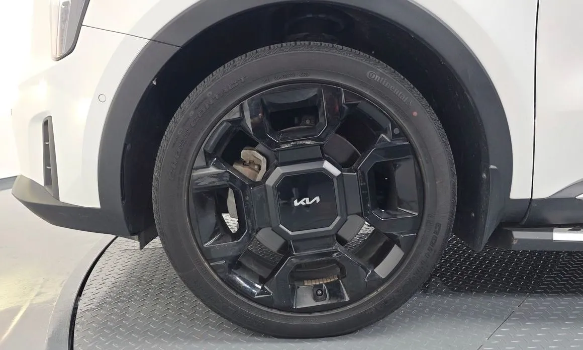 Kia Sorento — фото 10