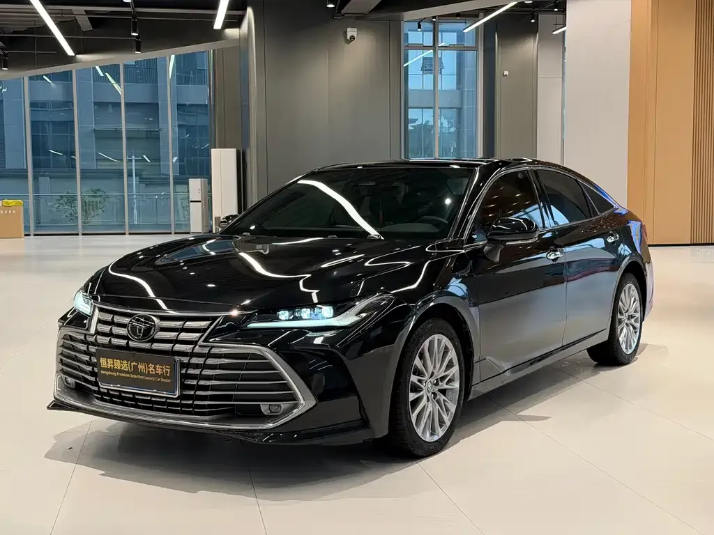 Toyota Avalon — фото 1