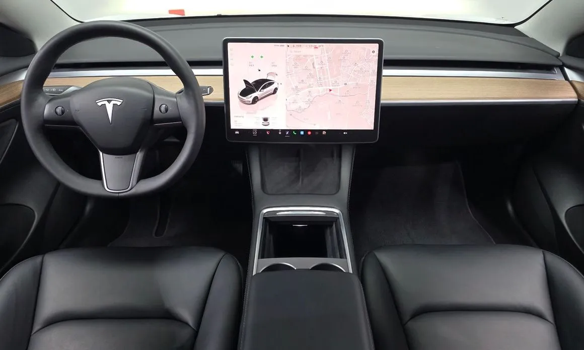 Tesla Model 3 — фото 8