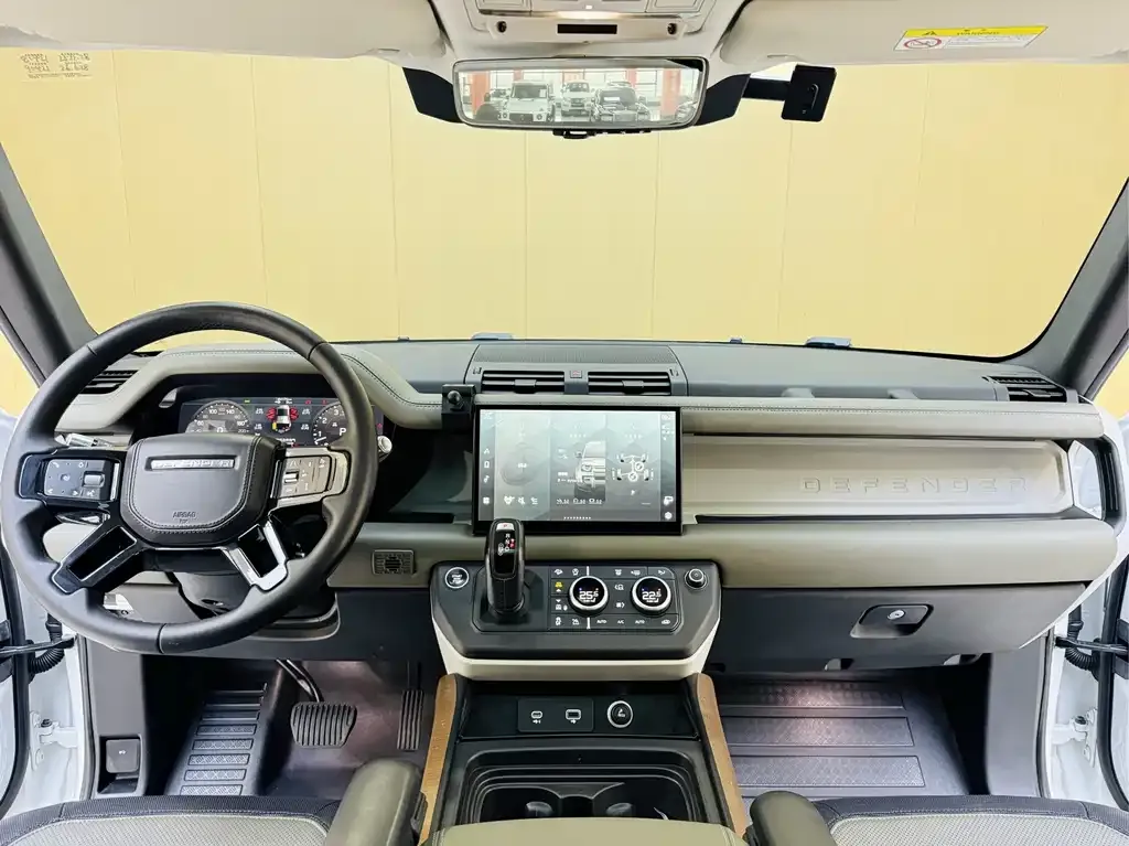 Land Rover Defender — фото 10