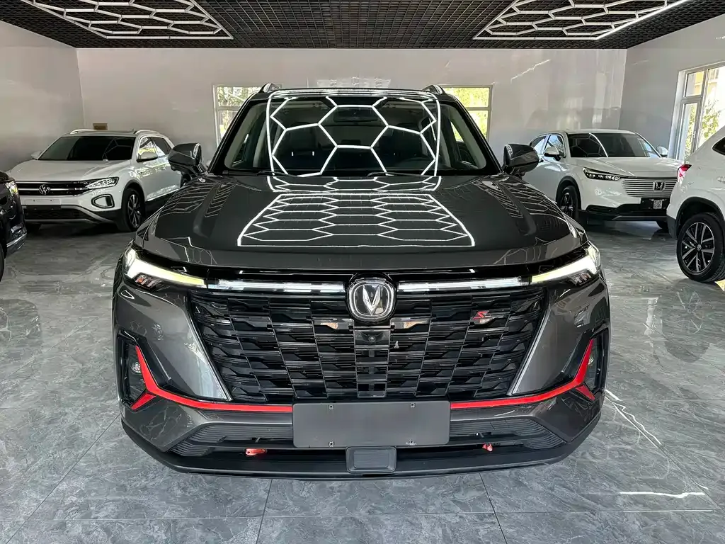 Changan CS35PLUS — фото 1