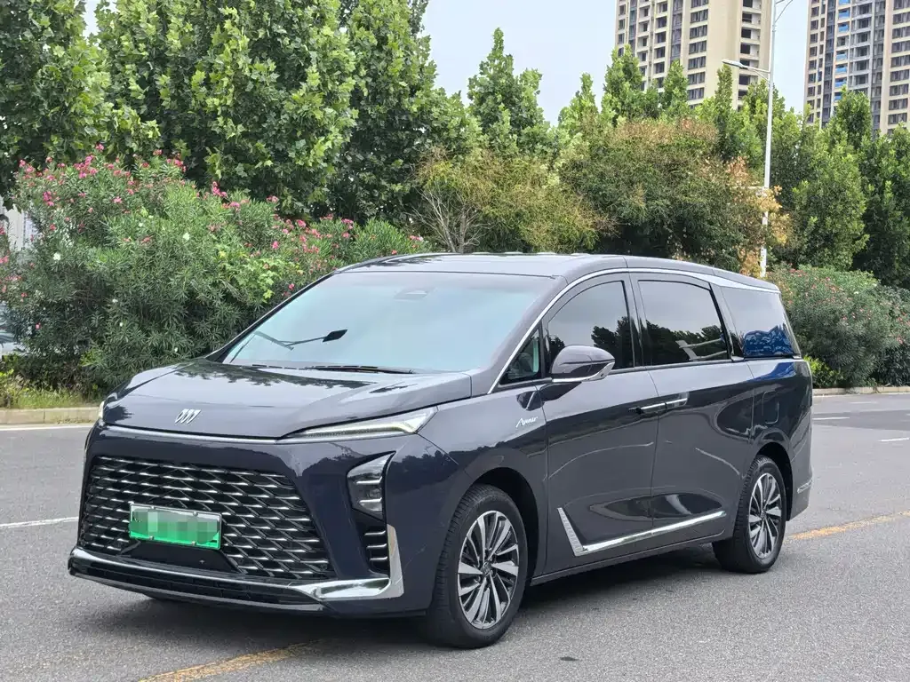 Buick GL8 Hybrid — фото 1