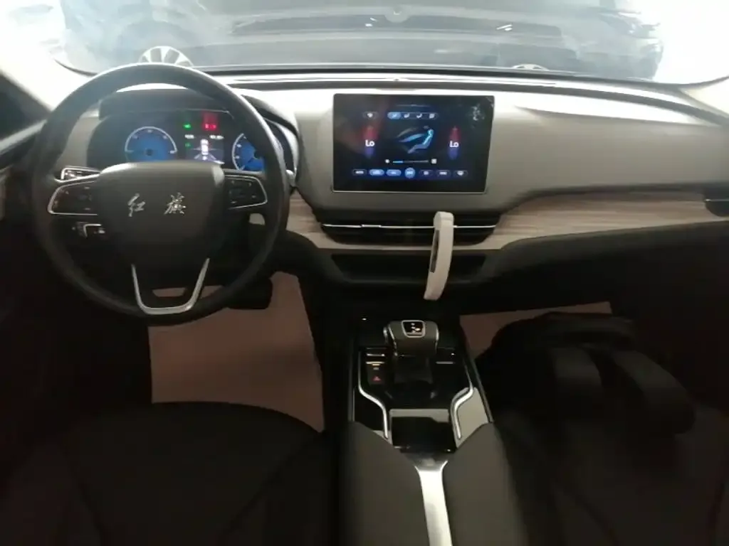 Hongqi E-QM5 — фото 9