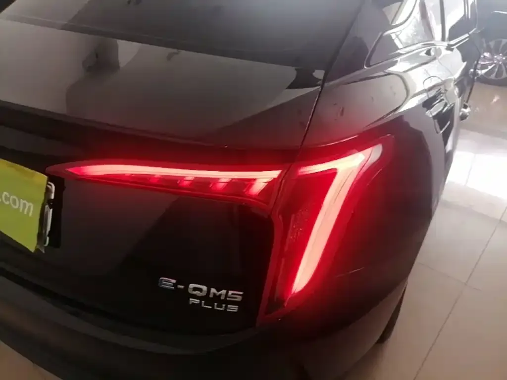 Hongqi E-QM5 — фото 4