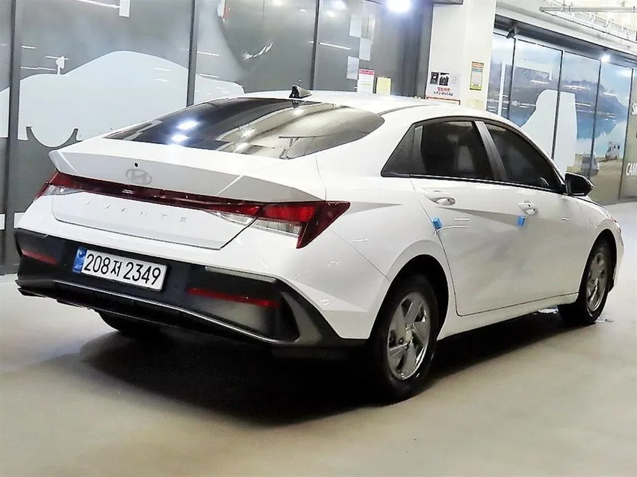 Hyundai AVANTE — фото 2