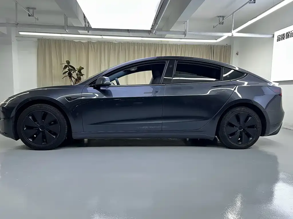 Tesla Model 3 — фото 7