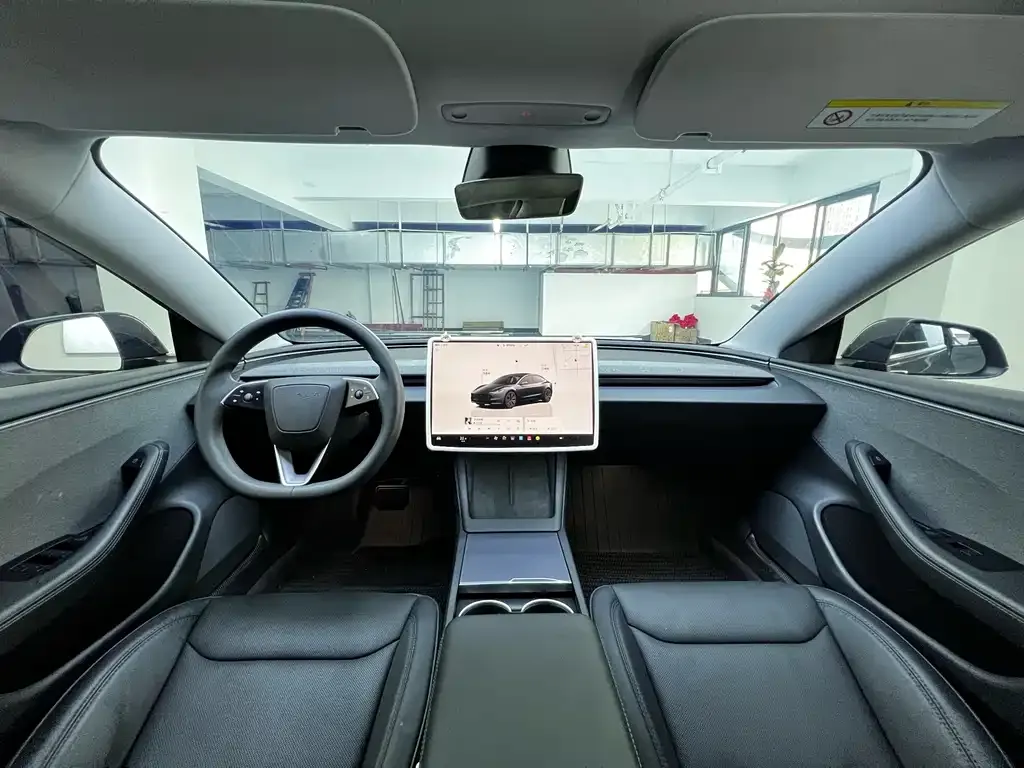 Tesla Model 3 — фото 10