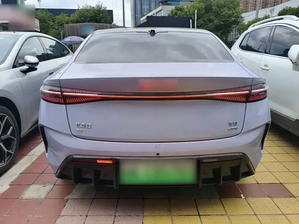 BYD Seal — фото 10