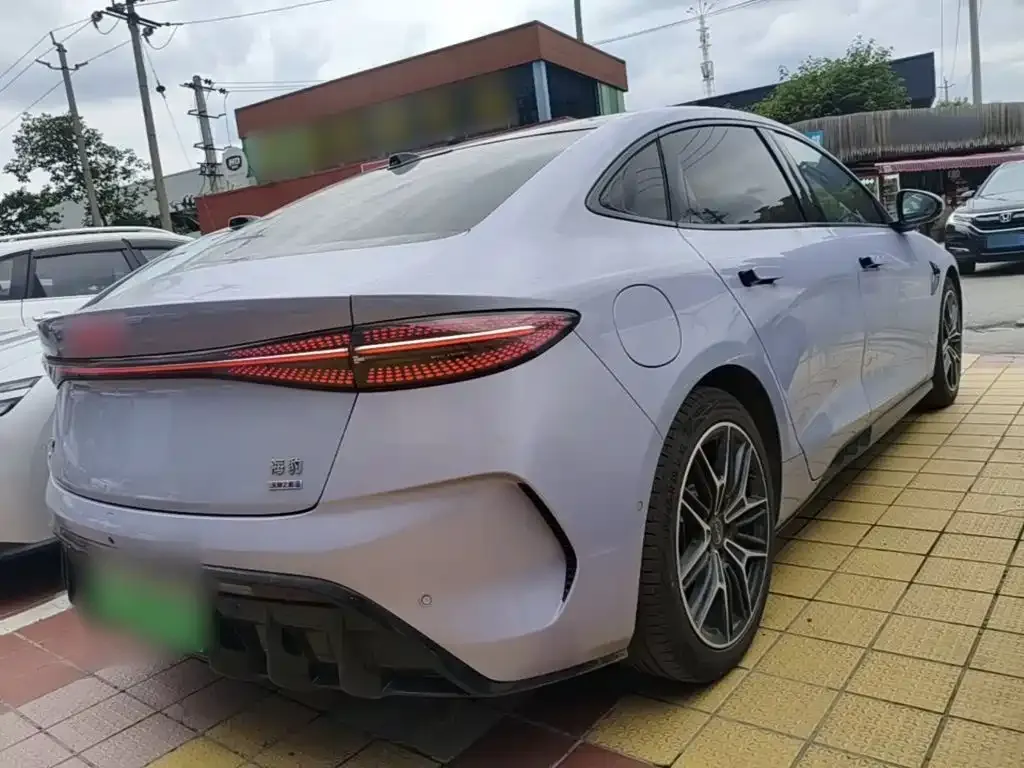 BYD Seal — фото 4